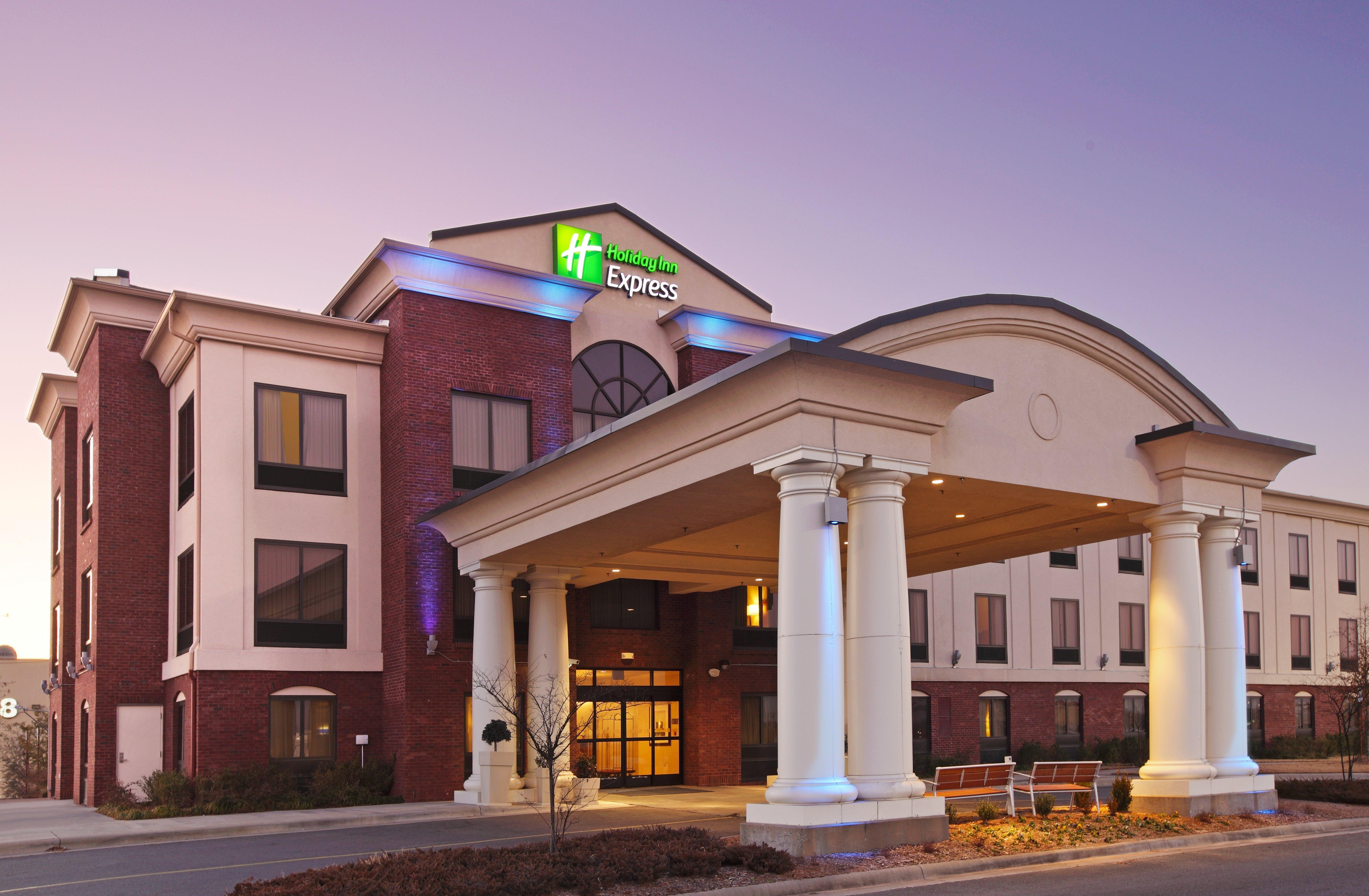 Holiday Inn Express & Suites Pine Bluff/Pines Mall By Ihg Eksteriør billede