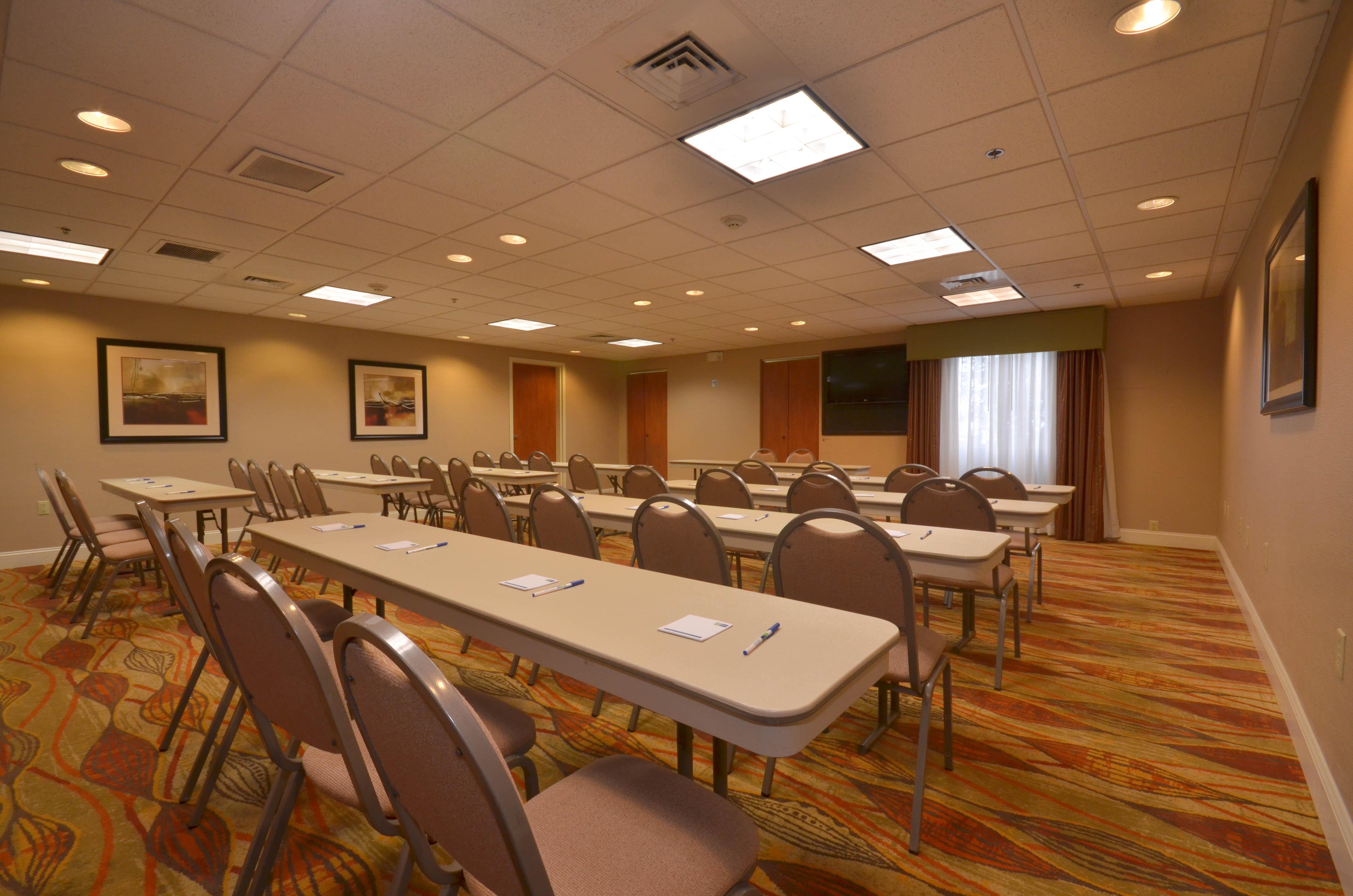 Holiday Inn Express & Suites Pine Bluff/Pines Mall By Ihg Eksteriør billede