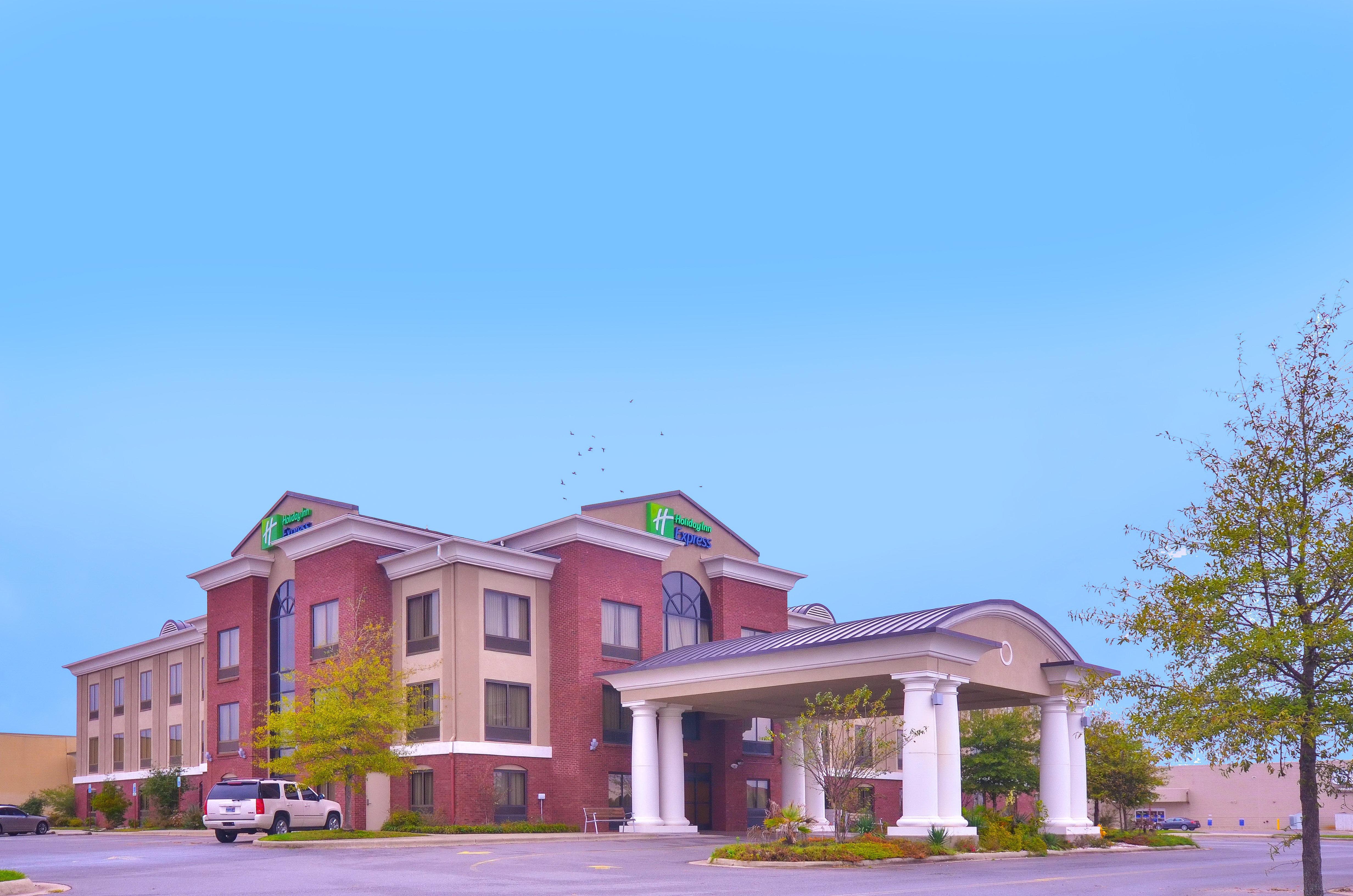 Holiday Inn Express & Suites Pine Bluff/Pines Mall By Ihg Eksteriør billede