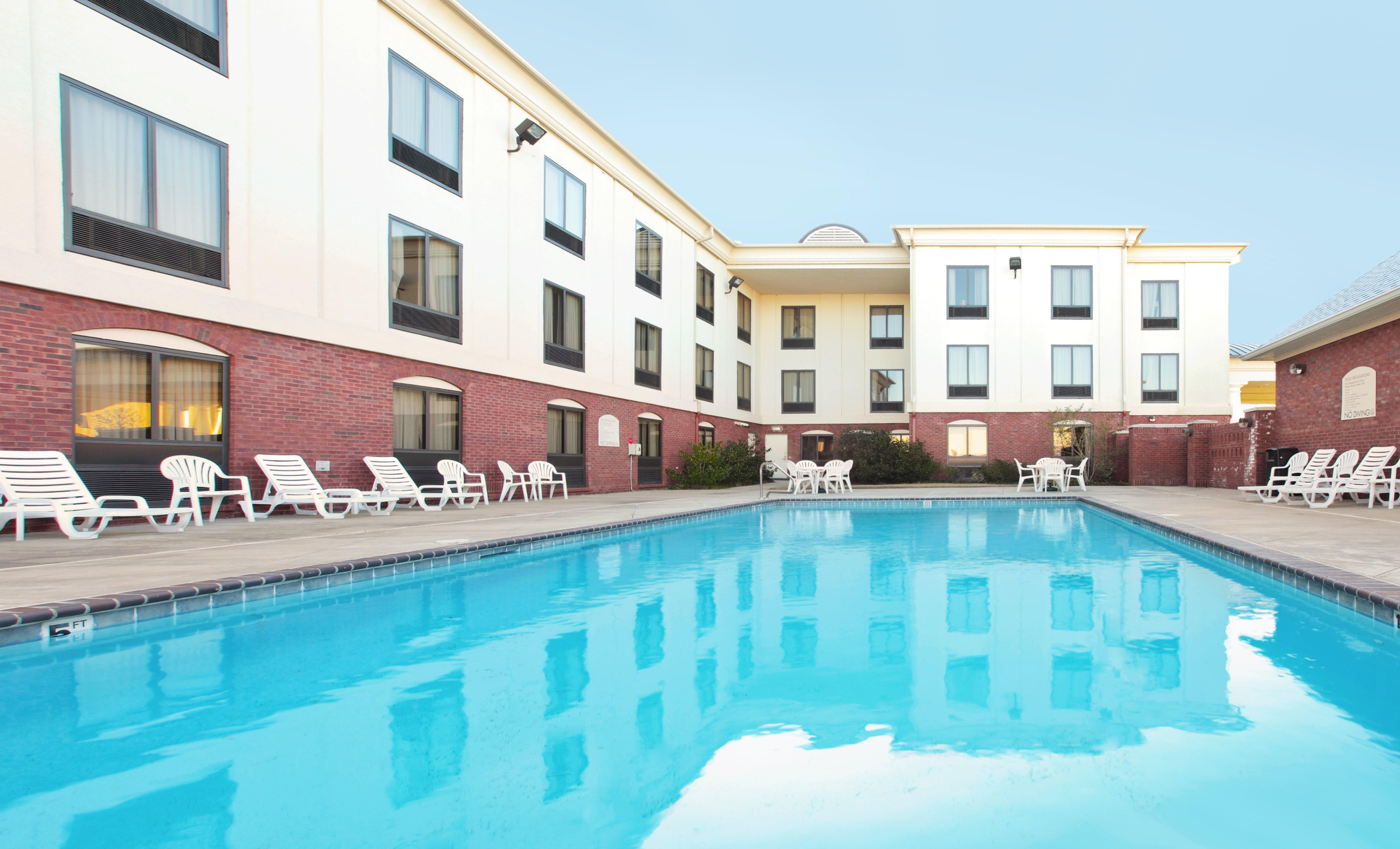 Holiday Inn Express & Suites Pine Bluff/Pines Mall By Ihg Eksteriør billede