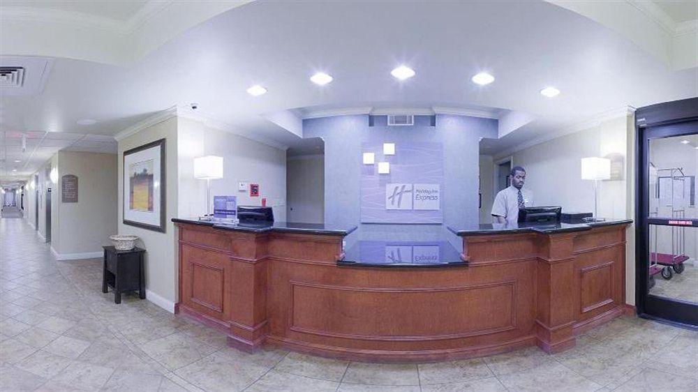 Holiday Inn Express & Suites Pine Bluff/Pines Mall By Ihg Eksteriør billede
