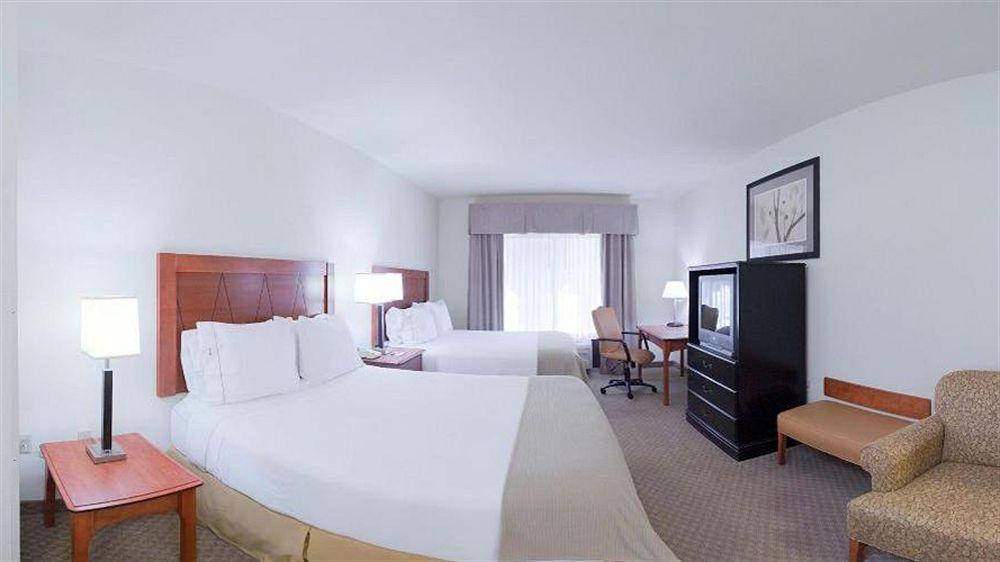 Holiday Inn Express & Suites Pine Bluff/Pines Mall By Ihg Eksteriør billede