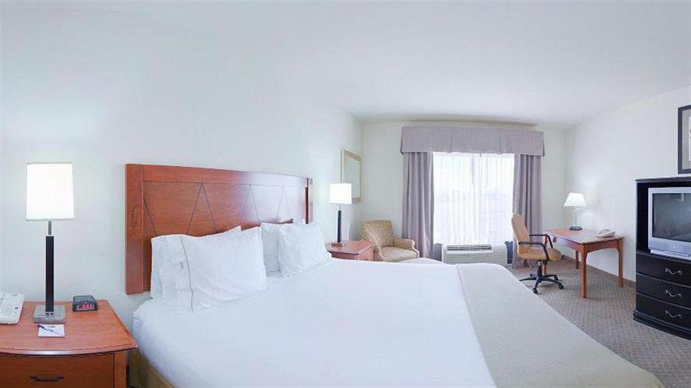 Holiday Inn Express & Suites Pine Bluff/Pines Mall By Ihg Eksteriør billede